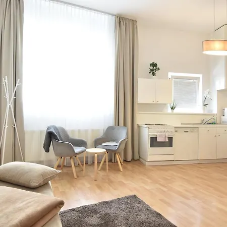 Hidden Gem In With Free Parking Apartment